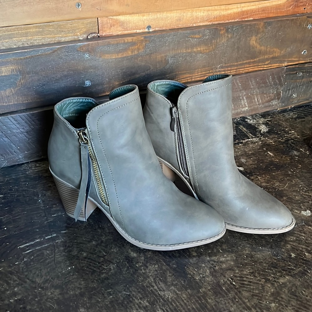TrendsUp Collection // 7.5 Short boots